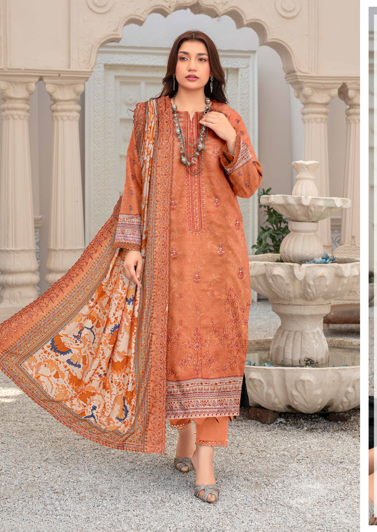 Bagh-E-Makhmul – Exclusive 3 Piece Unstitched Embroidered Winter Dora Suit