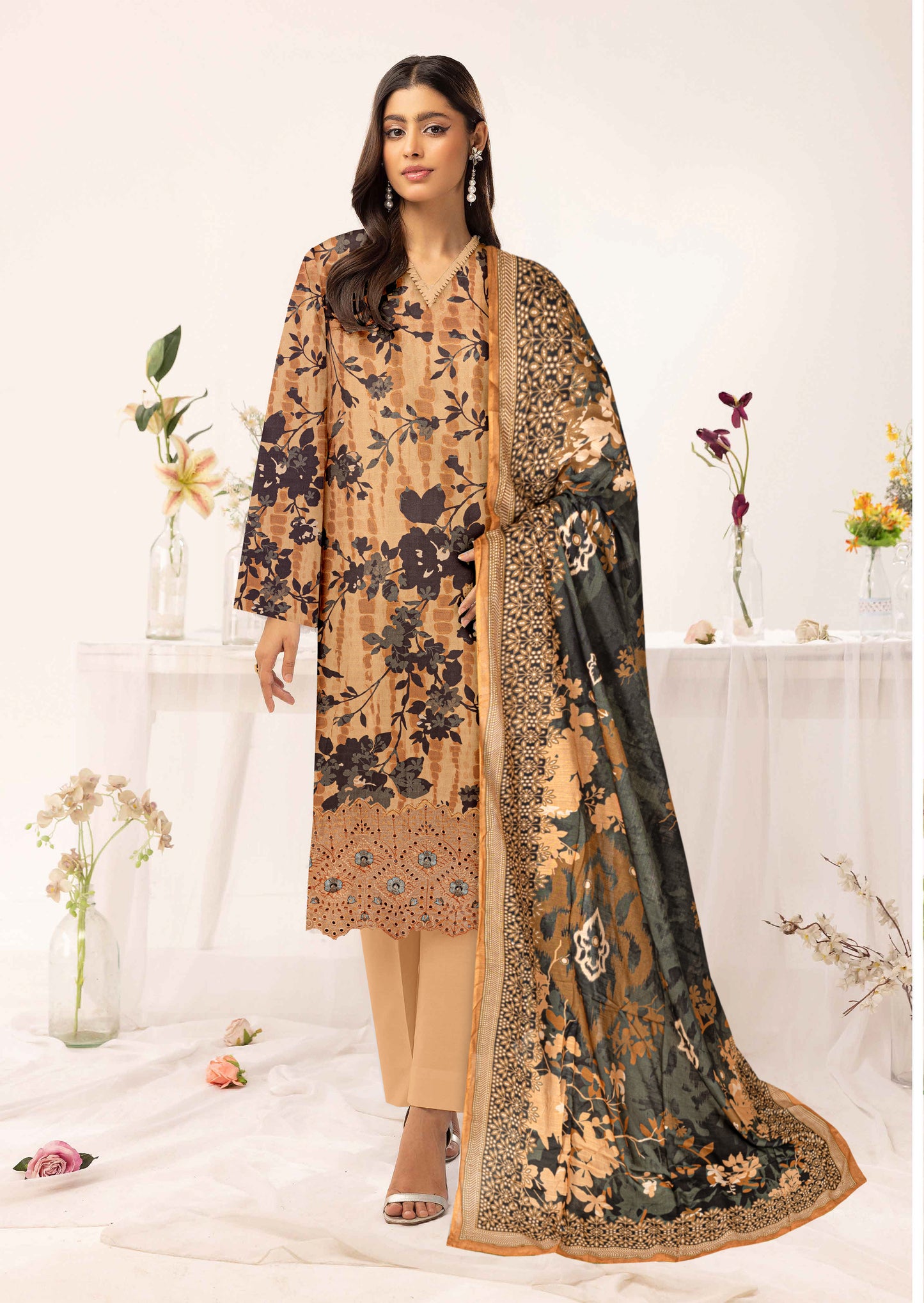 Gulmeena-Exclusive 3 Piece Unstitched Embroidered Winter Dora Suit